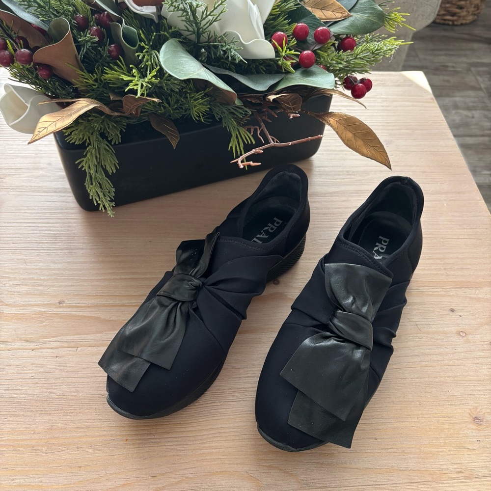 Prada Milano Women's Calzature Donna Black‎ Bow Sneakers Size 39.5 / US 8.5 Lux